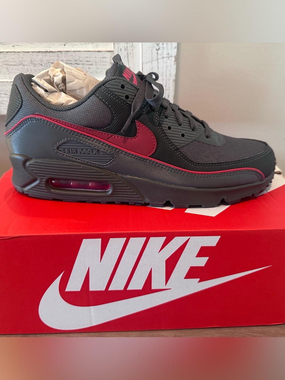 Nike Air Max 90 PRM Iron Grey University Red Black Men’s 9.5 New in Box Sneakers